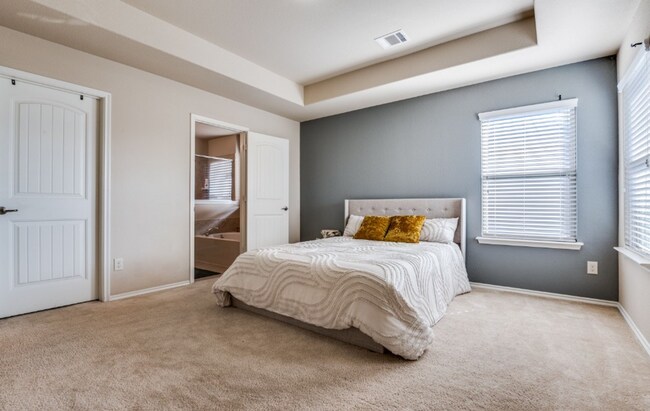 Building Photo - 322 Tribute Dr