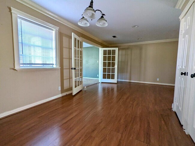 Building Photo - 22 Woody Creek Dr