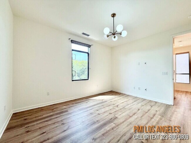 Building Photo - 10706 Octave Ln