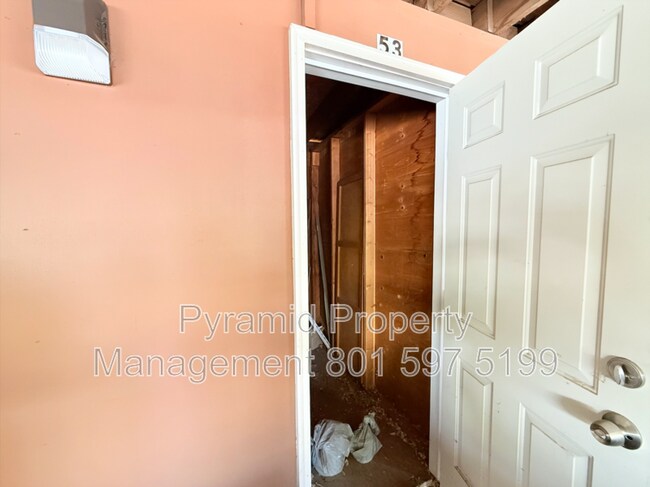 Building Photo - 251 S 700 E