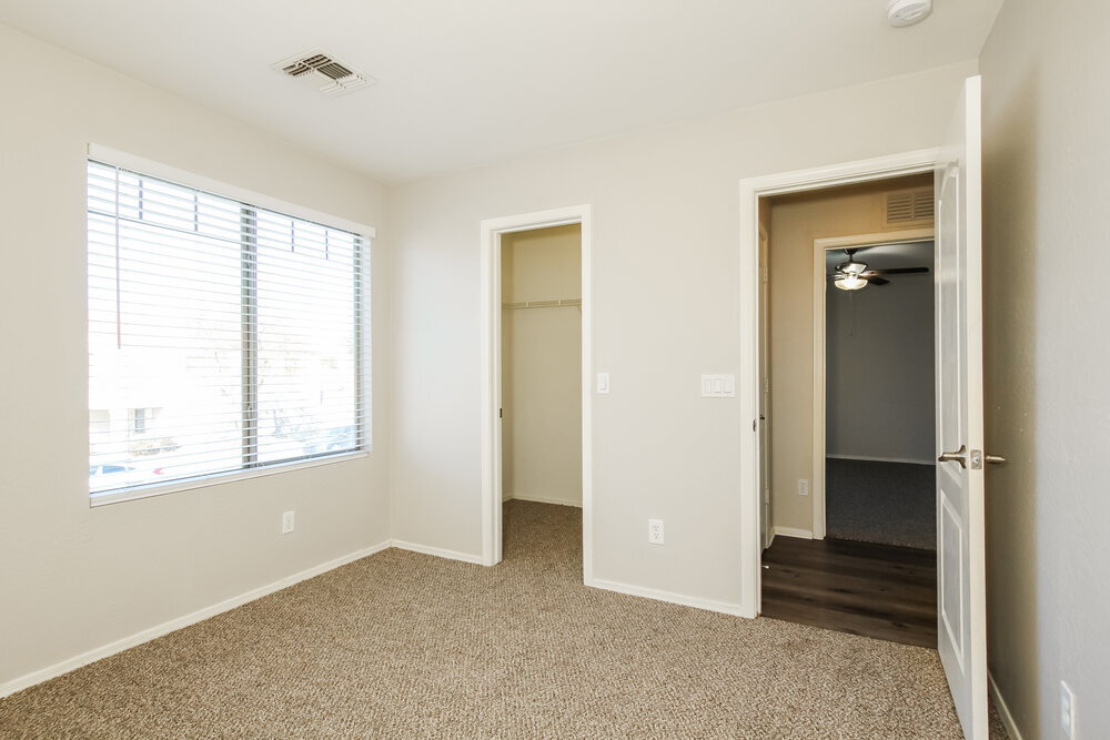 Building Photo - 3035 S 85th Dr