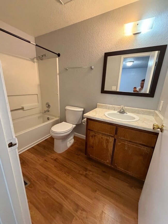 Building Photo - Centrally located home, clean and ready for occupany