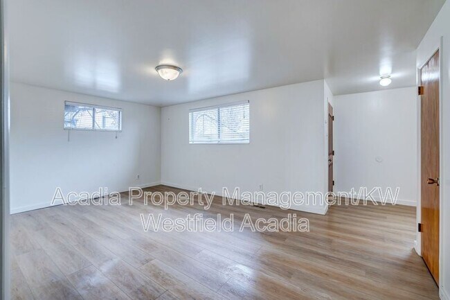 Building Photo - 324 S 500 E St