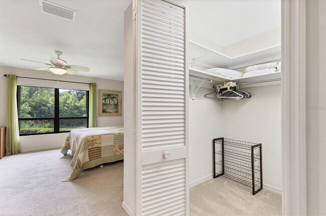 Building Photo - 3946 Wilshire Cir E