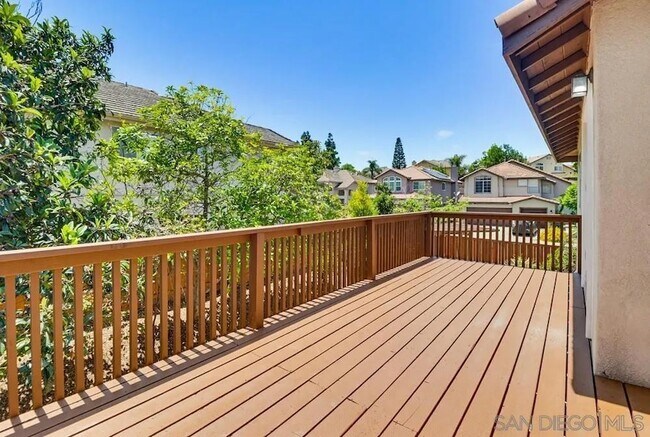Building Photo - 1100 Corrales Ln
