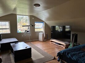 Building Photo - 432 N Yodel Ln