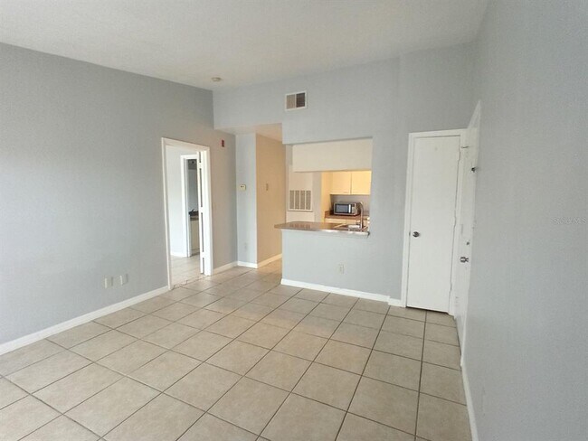 Building Photo - 2550 N Alafaya Trail