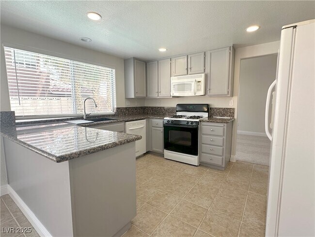 Building Photo - 7604 Cruz B