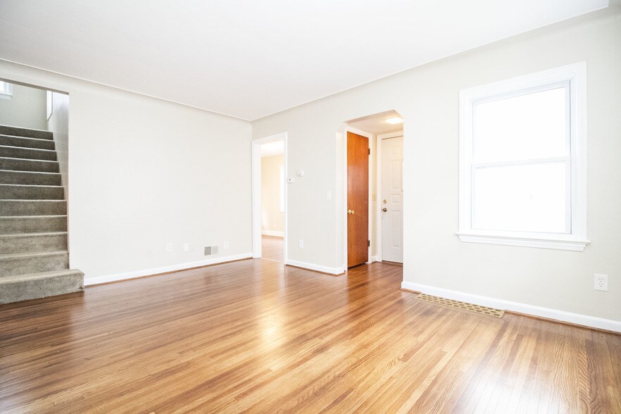 Building Photo - 2125 Loxley Rd