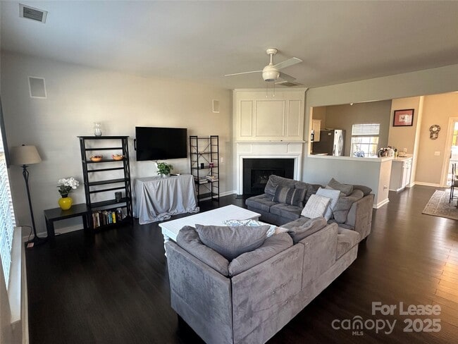 Building Photo - 3213 Mannington Dr