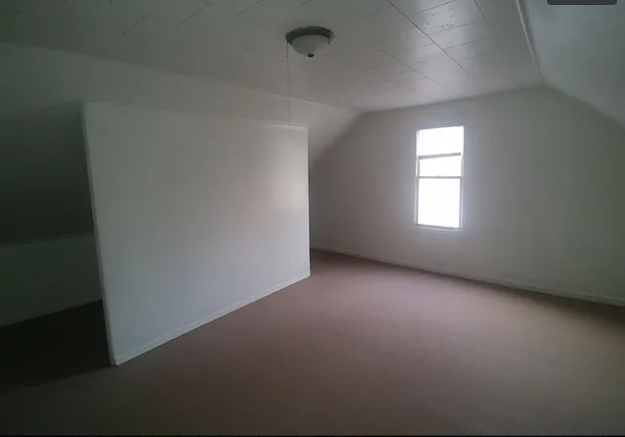 Building Photo - 7944 S Dobson Ave