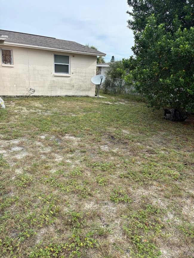 Building Photo - Move-In Ready 3BR/2BA single-Family Home i...