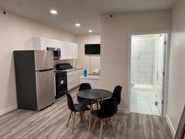 Building Photo - 110 N 300 E