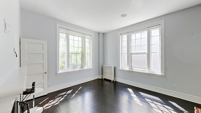 Building Photo - 371 Harvard St