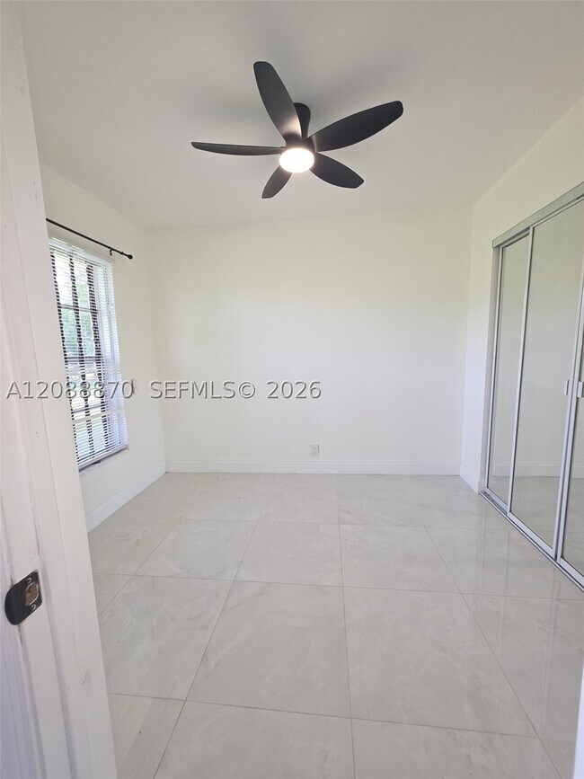 Building Photo - 12811 SW 43rd Dr