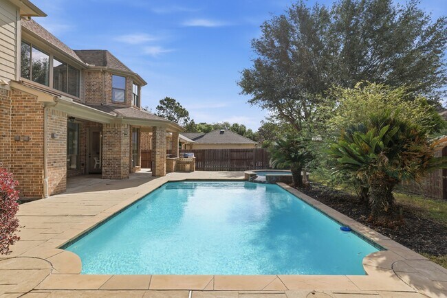 Building Photo - 25707 Pierrmont Ct