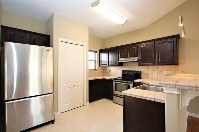 Building Photo - 9811 Sterling Loop