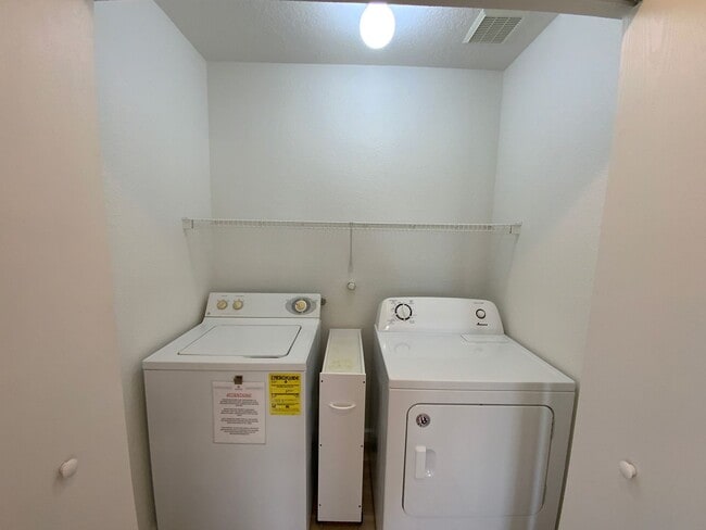 Building Photo - 4 Bedroom Single Story Home Available Near Paseo Del Norte Blvd NE & Universe Blvd NW!