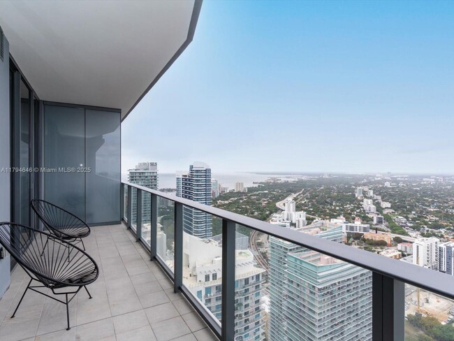 Building Photo - 1000 Brickell Plaza