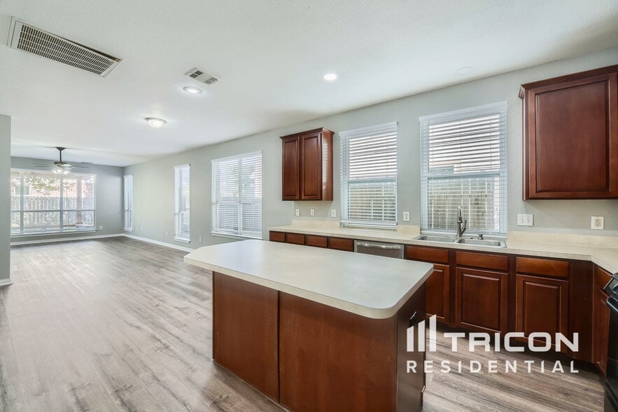 Building Photo - 5451 Pecan Creek Cir