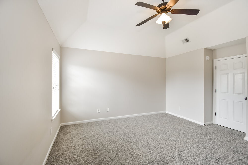 Building Photo - 9849 White Poplar Dr