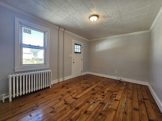 Building Photo - 830 Hoyt St