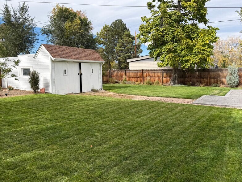 Building Photo - 645 Newton St