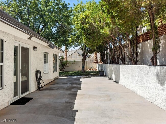 Building Photo - 2513 Aberdeen Ln