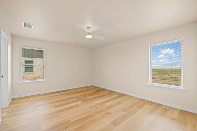 Building Photo - 11301 N County Rd 2800