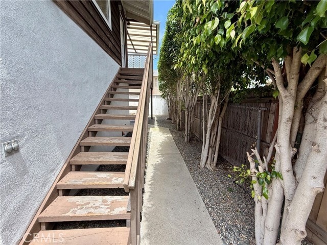Building Photo - 190 Costa Mesa St
