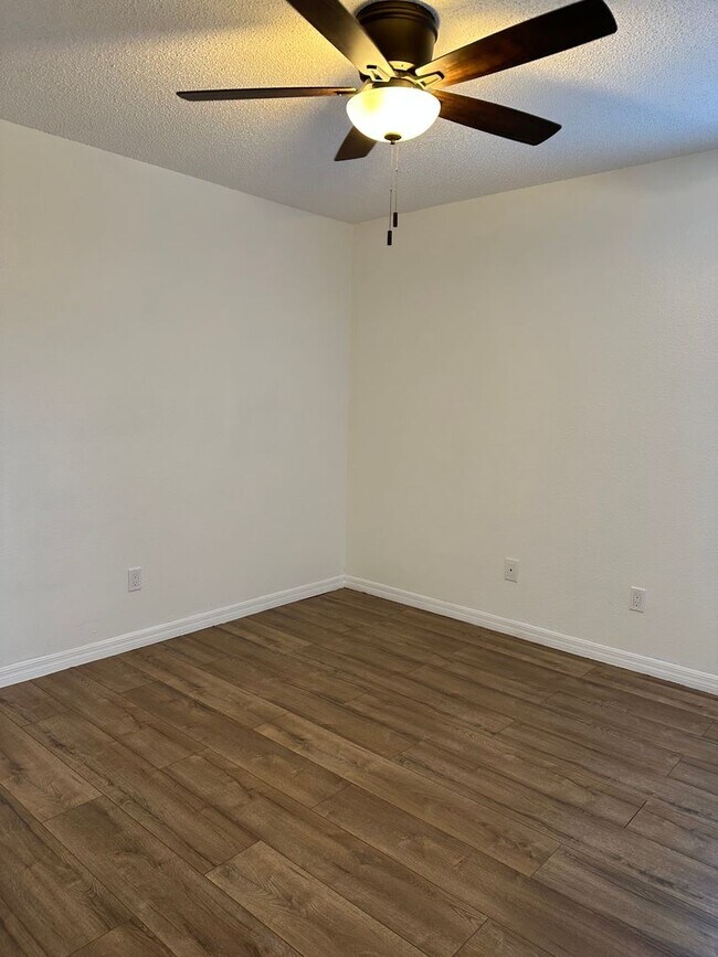 Building Photo - 4801 Huxley Ct