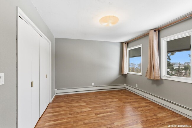 Building Photo - Downtown Living