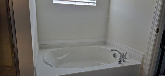 Building Photo - 5168 Sedona Dr