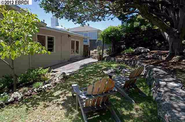 Building Photo - Gorgeous North Berkeley 3 Bedroom