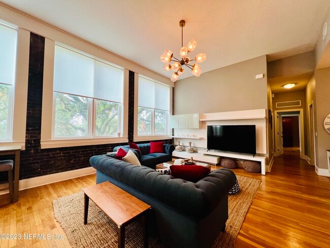 Building Photo - 2525 College St