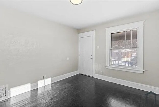 Building Photo - Charming 2BR House in Saint Louis