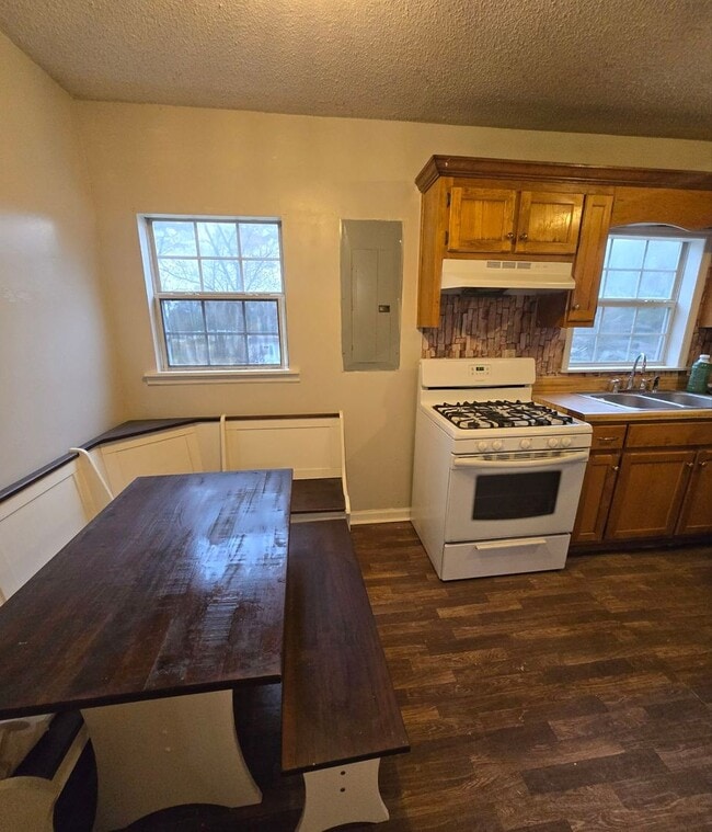 Building Photo - 801 Walnut St