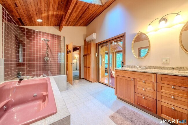 Building Photo - 278 Woodchuck Ln