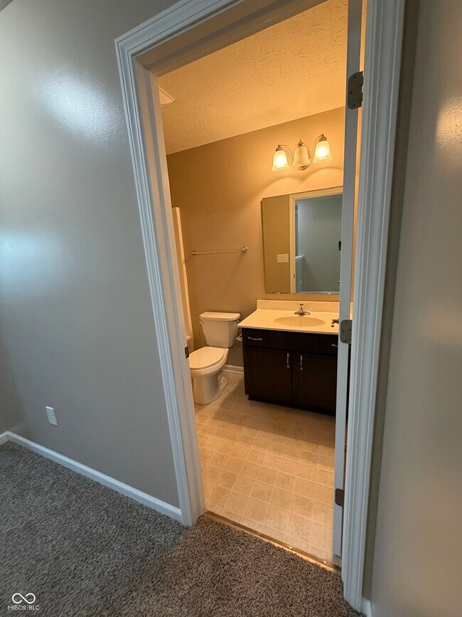 Building Photo - 9660 Angelica Dr