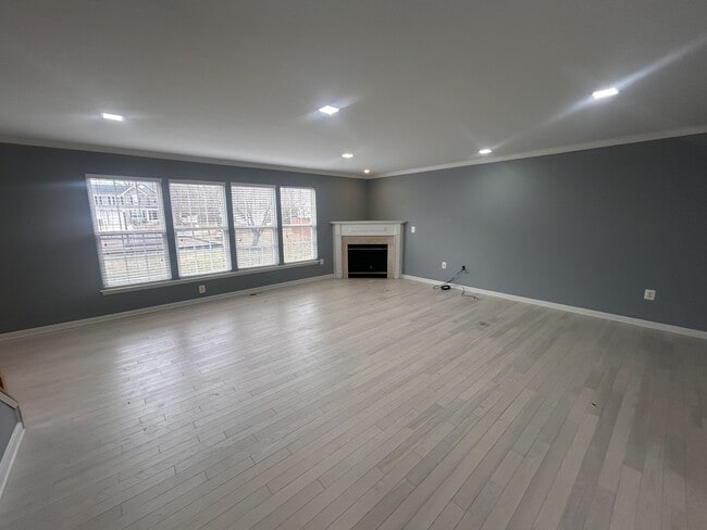 Building Photo - 6 Mintwood Dr