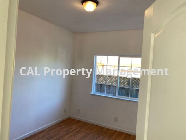 Building Photo - Two Bedroom for Rent in King City, CA!