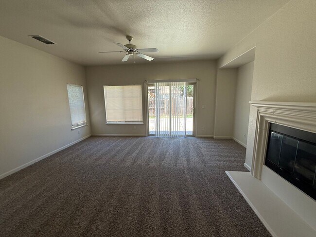 Building Photo - 3588 Silverwood Rd
