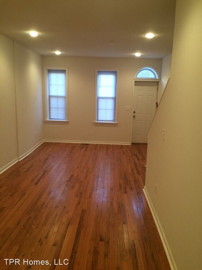 Building Photo - 3 br, 1.5 bath House - 2646 E Mayfield St