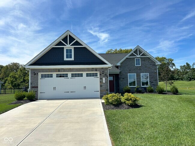 Primary Photo - 982 Independence Dr