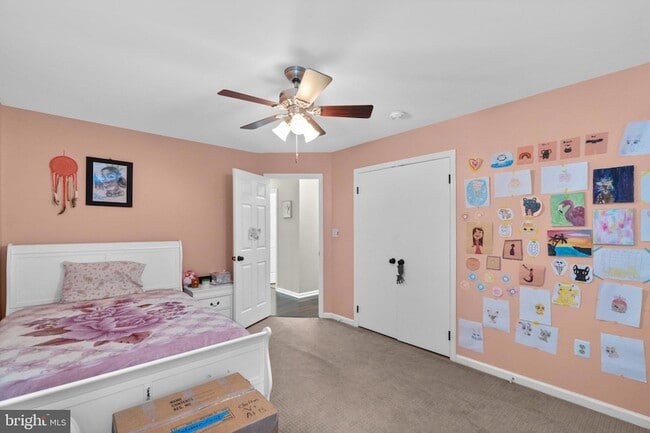 Building Photo - 6874 Caravan Ct