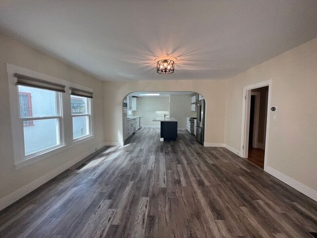 Building Photo - 3226 Fernside Blvd
