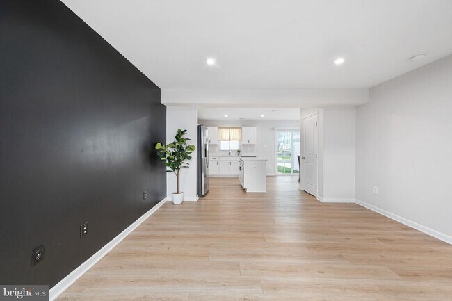 Building Photo - 7233 Statesman Blvd