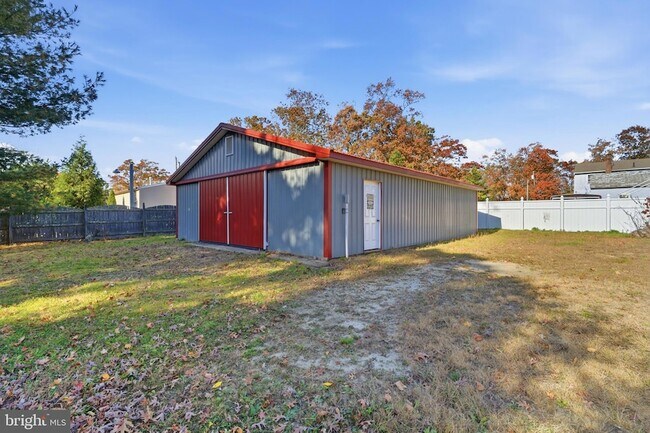 Building Photo - 218 Holly Ave