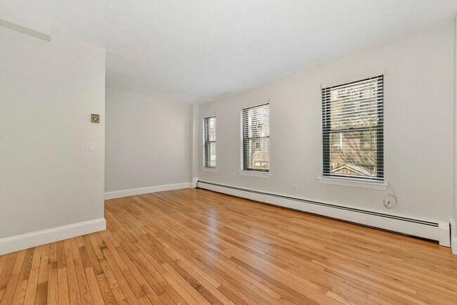 Building Photo - 97 Appleton St