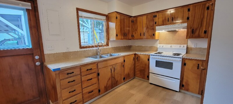 Primary Photo - 700 E 22nd St